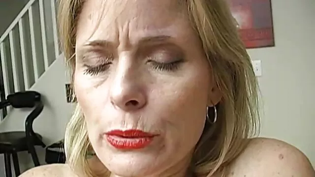 Zoey's Cam: Salope crachante vidéo x en ligne