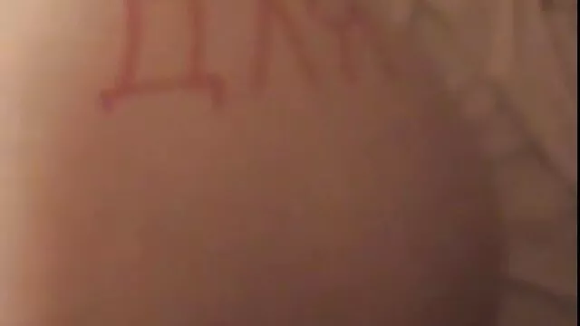 CFNM femdom video amteur x gratuit obtient une éjaculation d'un sujet sur son corps