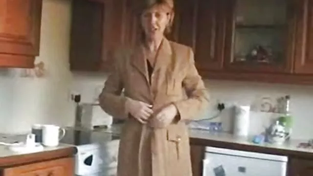 Une mature britannique chic arrive à sucer une bite sites vidéo porno