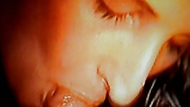 Fille donne la tête et se fait video x tukif éjaculer sur les pieds