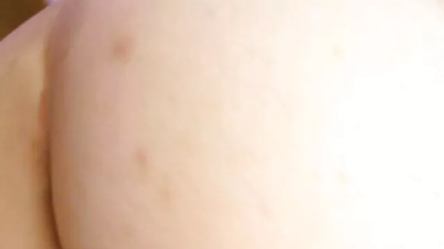 Plantureuse jasmin noir film vidéo x porno caressant une bite