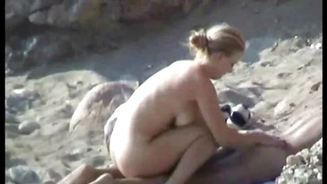 Écolière coquine a enseigné une dure sex video xxx gratuit leçon