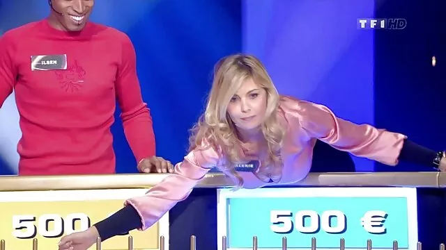 Il frappe une femme de bureau les films vidéos porno excitée