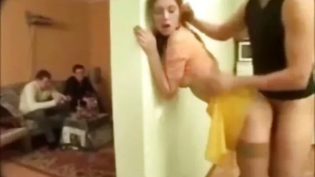 Soccer mom travaille sa video sexe amateur x chatte mature (compilation)