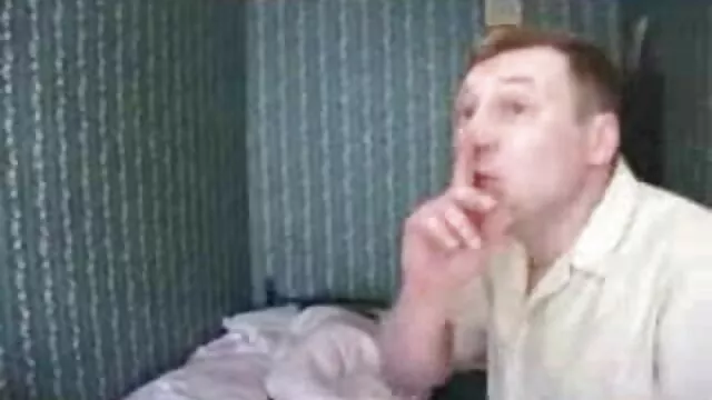 Gros plan de sperme sur la chatte extrait film porno gay