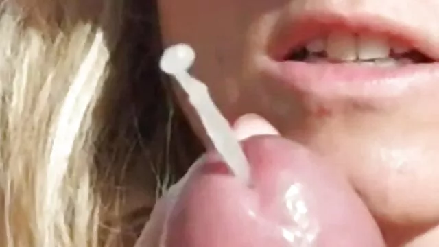 Trois salopes excitées baisent et mangent xxx video sex gratuit la chatte sous l'arbre